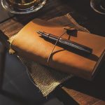 從覺察情緒、命名感受到釋放壓力，一本筆記本的心理療癒練習