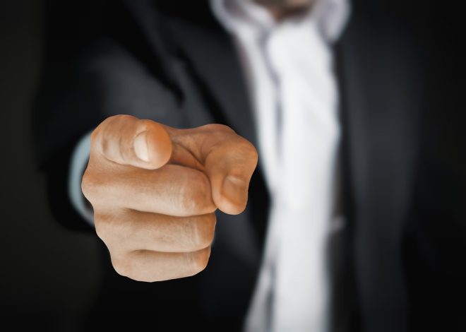 損失厭惡：為什麼我們害怕失去遠大於渴望獲得？從購物、投資到感情，看懂大腦的非理性決策